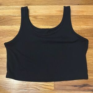 black cropped tank